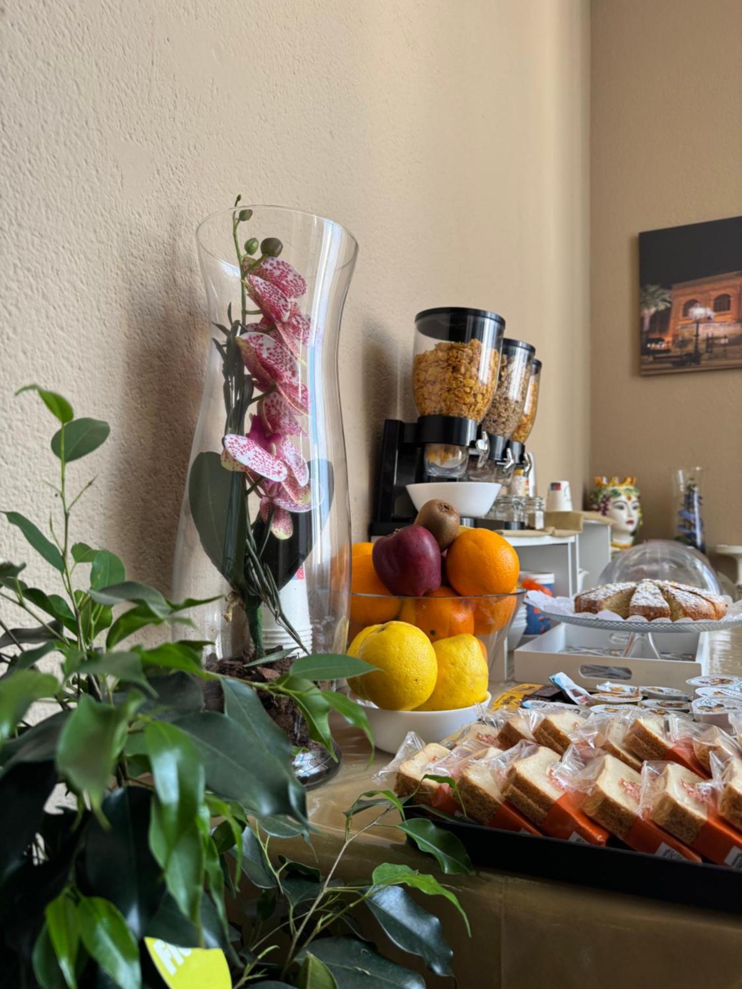 Crispi 120 Rooms New Opening Palermo Exterior foto
